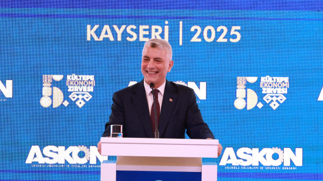 Türkiye'nin son 22 yılda birçok alt ve üst yapı yatırımı yaptığını belirten Bakan Bolat, "Cumhurbaşkanımızın vizyonuyla 22 yılda Türkiye'miz alt yapısı, üst yapısı tamamen yenilenmiş model bir ülke ve modern ekonomiye kavuşmakta ve gerçekten bundan da iftihar ediyoruz." dedi