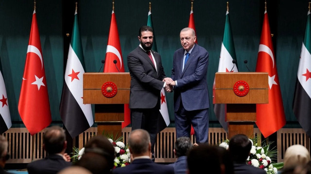 Erdoğan ve Şara'nın görüşmesinde İsrail'in İran'a yönelik saldırıları ele alındı.