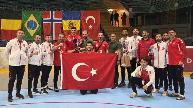 Milliler, güçlü rakipleri karşısında 1 altın ve 2 bronz madalya kazandı.