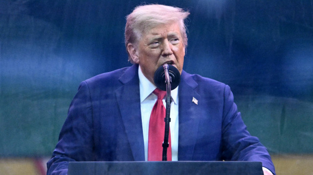 Le président américain Donald Trump s'exprime lors du défilé du 250e anniversaire de l'armée à l'Ellipse à Washington, DC, le 14 juin 2025. Le président américain Donald Trump a profité d'un défilé militaire longtemps rêvé pour son 79e anniversaire samedi, alors que des manifestants à travers le pays l'ont qualifié de dictateur dans le cadre des plus grandes protestations depuis son retour au pouvoir.