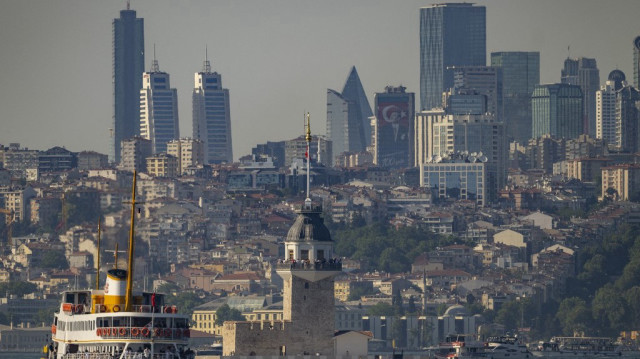 Les ventes au détail en Türkiye ont enregistré une hausse à deux chiffres en avril, tandis que le déficit du compte courant s’est creusé, atteignant 7,8 milliards de dollars;