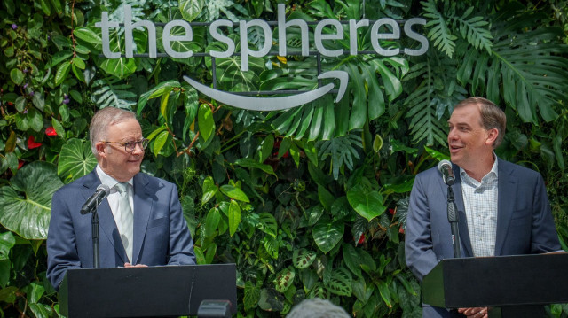 Amazon Web Services (AWS), la branche cloud du géant américain Amazon, a annoncé un investissement massif de 13 milliards de dollars (20 milliards de dollars australiens) pour développer ses centres de données en Australie d’ici 2029.