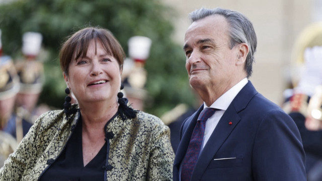 L'ancien représentant permanent de la France auprès des Nations Unies, Gérard Araud (à droite), arrive au Palais présidentiel de l'Élysée à Paris le 8 juin 2024 pour assister à un dîner d'État officiel dans le cadre de la visite d'État du président américain en France.