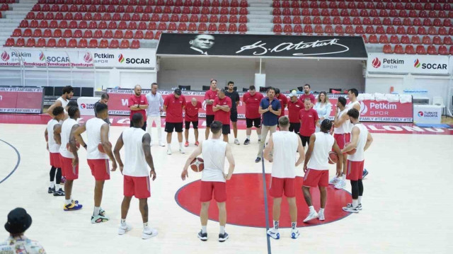 Aliağa Petkimspor'da kadro yenilenecek.