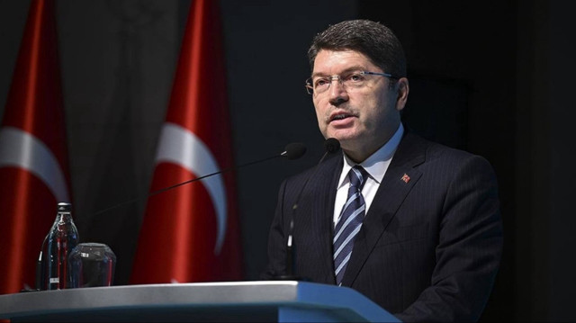  "Yargı Reformu Strateji belgemiz 20 Ocak'ta Cumhurbaşkanımız tarafından açıklanmıştı. Orada 264 hedef var. Bu hedefler hem yargı teşkilatının kaynakları ve kurumsal kapasitesini güçlendirmeye yönelik hem ceza adalet sisteminin etkinliğini arttırmaya yönelik hukuk ve idari yargılama süreçlerini etkinliğini arttırmaya yönelik çok sayıda hedef var."
