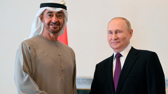 Президент России Владимир Путин и президент Объединенных Арабских Эмиратов (ОАЭ) Мухаммед бен Заид аль-Нахайян