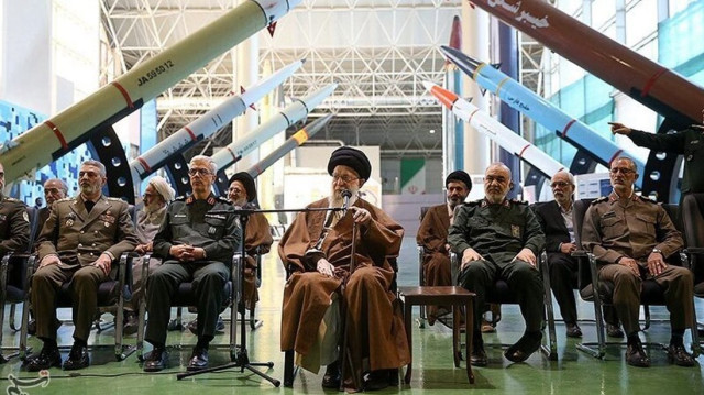 لأول مرة.. وزير الدفاع الإسرائيلي يهدد باغتيال خامنئي