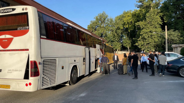 Au cours des trois derniers jours, plusieurs convois d’évacuation ont franchi les frontières terrestres vers la Türkiye, l’Azerbaïdjan, l’Arménie et le Turkménistan.