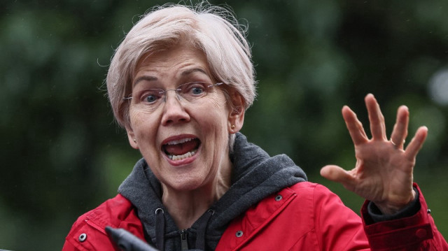 La sénatrice Elizabeth Warren (D-MA) s'exprime lors d'un rassemblement contre la proposition fiscale des républicains de la Chambre des représentants avant le vote final de la Chambre, au Capitole, le 21 mai 2025 à Washington, DC.
