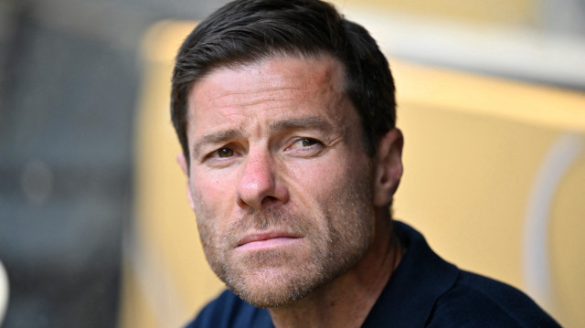 Xabi Alonso ilk maçında puan kaybı yaşadı.
