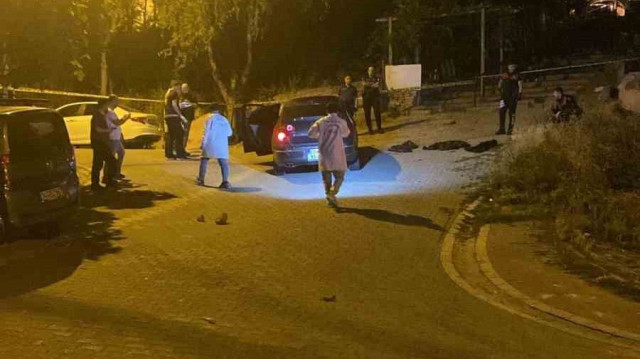 Polislerin durdurduğu araçtan 2 uzun namlulu tüfek ve 1 tabanca çıktı.