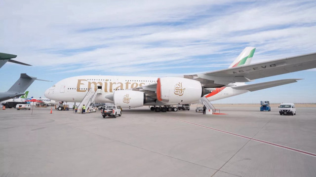 Emirates, 2 Ağustos itibarıyla cumartesi gününü de ekleyerek uçuş sayısını haftada dörde çıkaracak. 26 Ekim'den itibaren ise Şam seferleri her gün gerçekleştirileceğini açıkladı