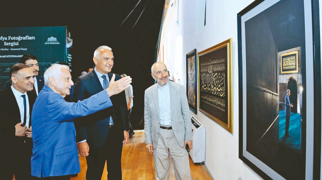 "Ayasofya Fotoğrafları" kitabı, Rami Kütüphanesi’nde tanıtıldı.