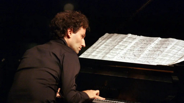 İsrailli piyanist David Greilsammer'in şefliğinde İstanbul'da düzenlenecek konser güvenlik gerekçesiyle iptal edildi.