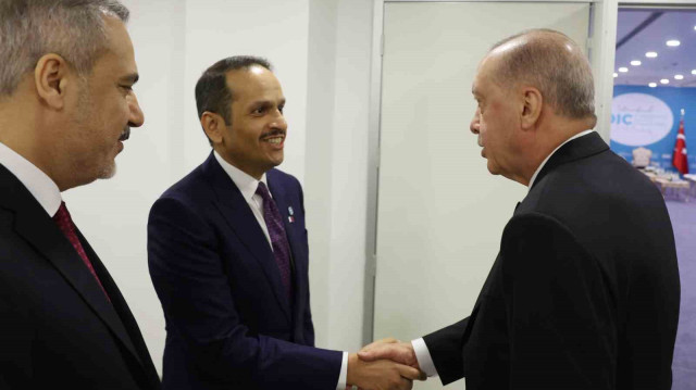 أردوغان يلتقي رئيس وزراء قطر في إسطنبول