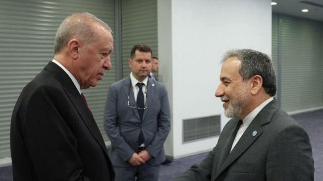 الرئيس أردوغان يلتقي وزير الخارجية الإيراني بإسطنبول