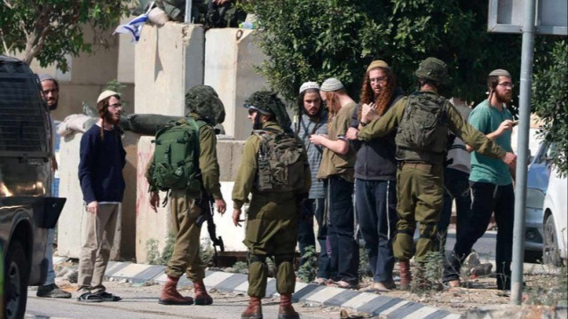 بينهم سيدة.. إصابة 6 فلسطينيين باعتداء مستوطنين إسرائيليين بالضفة
