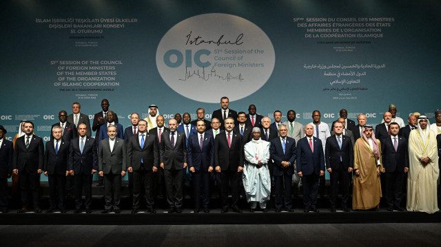 La 51e réunion du Conseil des ministres des affaires étrangères de l'Organisation de la coopération islamique (OCI) a débuté au Centre international de conventions et d'expositions de Lütfi Kırdar, sous l'égide du ministre turc des affaires étrangères Hakan Fidan.