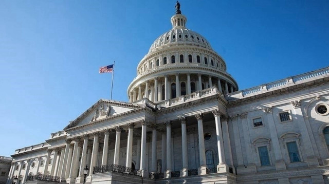 Demokrat Temsilciler Meclisi üyesi Don Beyer: "Başkan Trump'ın, Kongre yetkilendirmeden bizi İran'la savaş götürecek anayasal yetkisi yok ve Kongre bu yetkiyi vermedi"