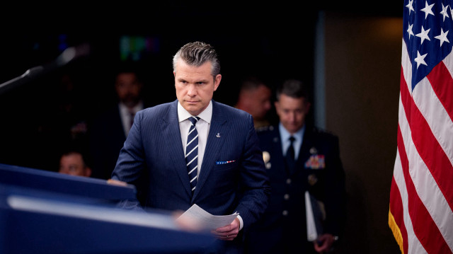 ABD Savunma Bakanı Pete Hegseth, ABD Genelkurmay Başkanı Dan Caine ile birlikte İran’ın nükleer tesislerine yapılan saldırıya dair açıklamalarda bulundu.