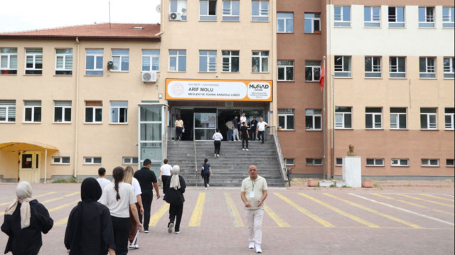 <p>AYT puanı ile alan bölümler hangileri?</p>