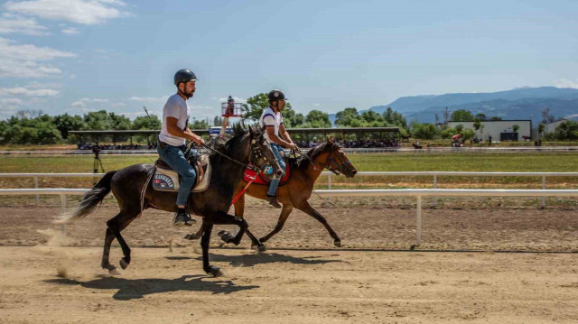 Rahvan atları şampiyonluk için koştu