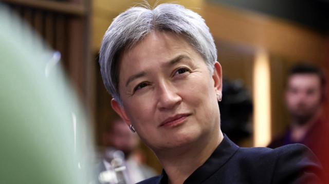 La ministre australienne des Affaires étrangères, Penny Wong, au Club national de la presse lors du discours du Premier ministre Anthony Albanese à Canberra le 30 avril 2025, lors de la dernière semaine de la campagne électorale.