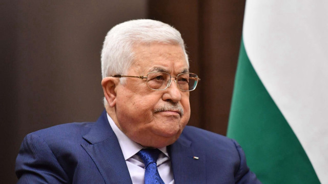الرئيس الفلسطيني يجري تعديلا على حكومة محمد مصطفى