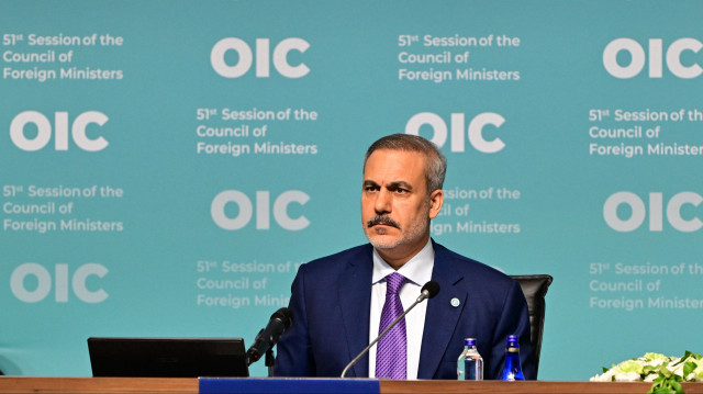 Hakan Fidan lors de la 51e session du Conseil des ministres des Affaires étrangères de l'Organisation de la coopération islamique (OCI), à Istanbul le 22 juin 2025.