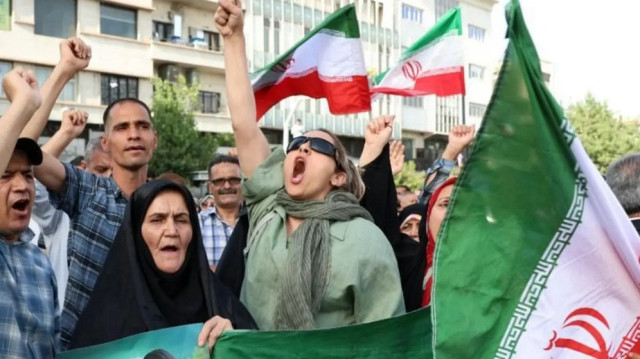 ایران نے امریکی حملوں پر جوابی کارروائی کا اعلان کیا ہے