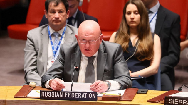 Vasily Nebenzya, représentant permanent de la Russie auprès des Nations unies, s'exprime lors d'une réunion du Conseil de sécurité des Nations unies sur les menaces à la paix et à la sécurité internationales au siège des Nations unies, le 22 juin 2025 à New York.