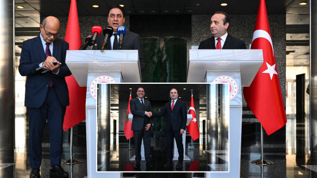 Ticaret Bakan Yardımcısı Mustafa Tuzcu (sağda), Türkiye-Fas Serbest Ticaret Anlaşması (STA) Ortak Komite Toplantısı çerçevesinde, Fas Krallığı Sanayi ve Ticaret Bakanlığı Dış Ticaretten Sorumlu Bakan Yardımcısı Ömer Hacira ile birlikte Bakanlık'ta ortak basın toplantısı düzenledi.
