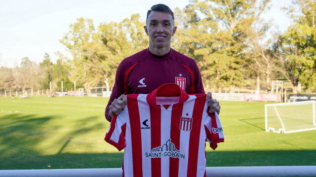 Fernando Muslera, Estudiantes formasıyla poz verdi.