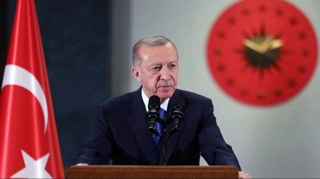 Erdoğan, "(NATO'da) Türkiye olarak adil külfet paylaşımını ve Avrupa güvenliğinin pekiştirilmesini özellikle savunuyoruz." dedi.