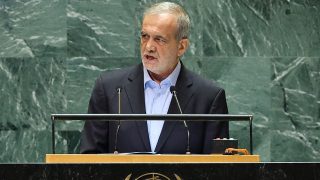 Masoud Pezeshkian, président de l'Iran, s'exprime lors de l'Assemblée générale des Nations Unies (AGNU) au siège des Nations Unies le 24 septembre 2024 à New York.