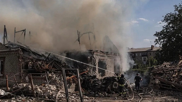 Rusya Savunma Bakanlığı, Donetsk bölgesindeki Dıleyevka yerleşim birimini ele geçirdiklerini bildirdi.