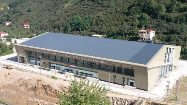 Giresun Batlama Hüseyin Avni Alparslan Spor Salonu.