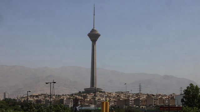 Vue générale de la capitale iranienne Téhéran et de sa tour Milad (C), le 24 juin 2025. Le 24 juin, les médias iraniens ont annoncé qu'une frappe israélienne dans le nord du pays avait tué neuf personnes, avant l'annonce par le président américain du début d'un cessez-le-feu entre Israël et l'Iran.
