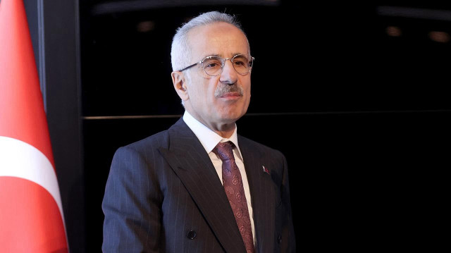 "Irak'ta kalan iki uçağımızı, bir aksilik olmazsa, bugün getireceğiz. Onların bütün personelini de güvenlik amaçlı Türkiye'ye kara yoluyla getirmiştik. İran'dakileri de getirme noktasında Dışişleri Bakanlığımız ve güvenlik birimlerimizle konuyu yakından takip ediyoruz"