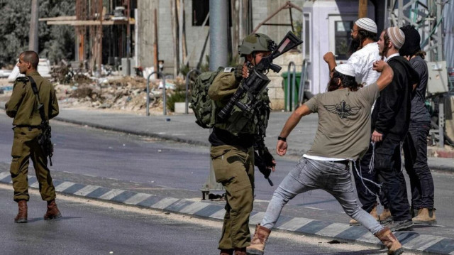 الضفة.. مستوطنون إسرائيليون يهاجمون بلدة فلسطينية شمال رام الله