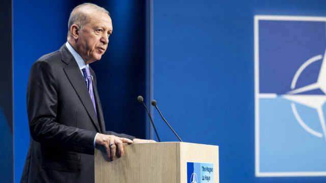 Le président turc Recep Tayyip Erdogan s'exprime lors d'une conférence de presse pendant le sommet des chefs d'État et de gouvernement de l'Organisation du traité de l'Atlantique Nord (OTAN) à La Haye, le 25 juin 2025. Les dirigeants de l'OTAN tiennent un sommet de deux jours les 24 et 25 juin à La Haye.