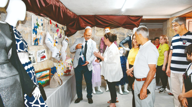 Bostancı Mektebi Kültür Merkezi tarihi dokusu ve verdiği kurslar ile mahalle sakinleri için adeta bir eğitim yuvası haline geldi.