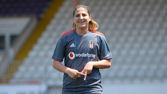 25 yaşındaki futbolcu, yeni takımıyla 2 yıllık sözleşme imzaladı.