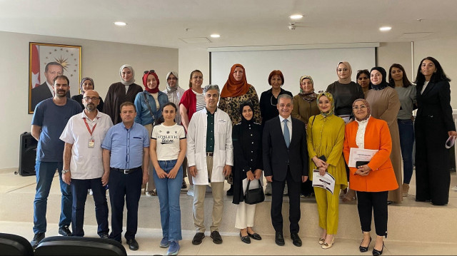 Programda doğum hizmetlerinin kalitesini artırmaya yönelik bu tür eğitimlerin devam edeceğini belirtti.