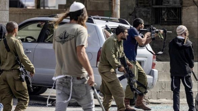 الضفة.. مواجهات بين فلسطينيين ومستوطنين اقتحموا "قبر يوسف" بنابلس