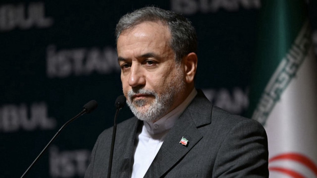 Le ministre iranien des Affaires étrangères, Abbas Araghchi, lors d'une conférence de presse au centre de congrès Lutfi Kırdar, en marge de la 51e session du Conseil des ministres des Affaires étrangères de l'Organisation de la coopération islamique (OCI), à Istanbul, le 22 juin 2025.