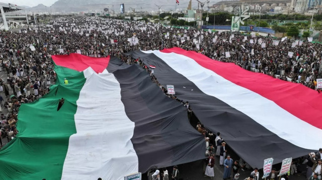 عشرات الآلاف يتظاهرون في اليمن وموريتانيا تضامنا مع غزة