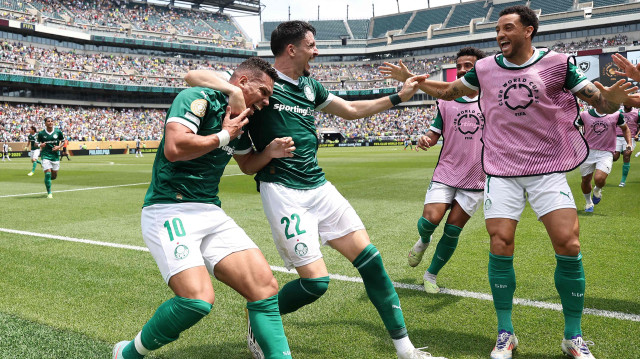 Palmeiraslı futbolcuların gol sevinci.