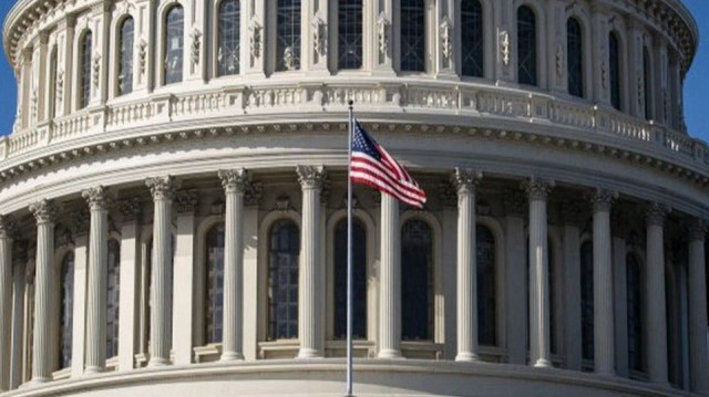 Резолюция против военных полномочий Трампа провалилась в Сенате.