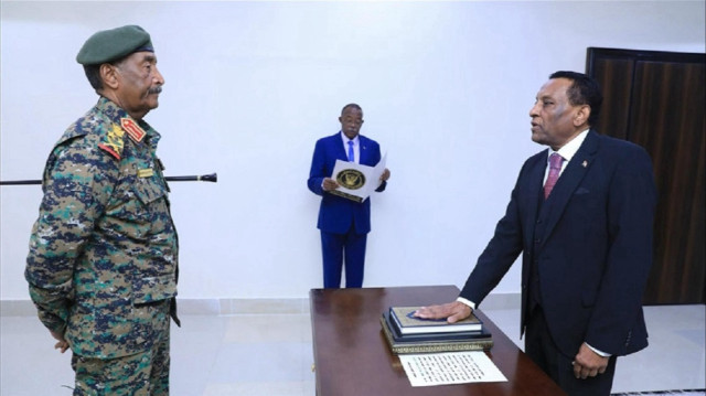 السودان.. وزيرا الدفاع والداخلية يؤديان القسم الدستوري